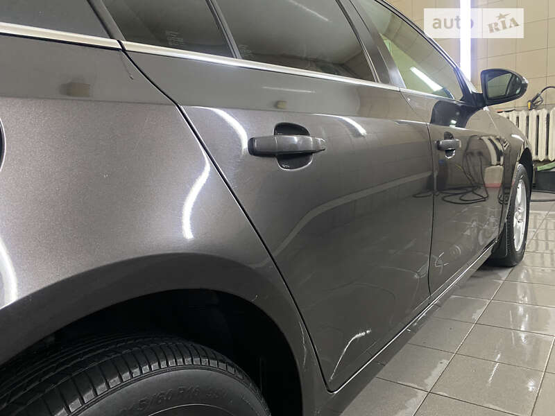 Седан Chevrolet Cruze 2015 в Умани