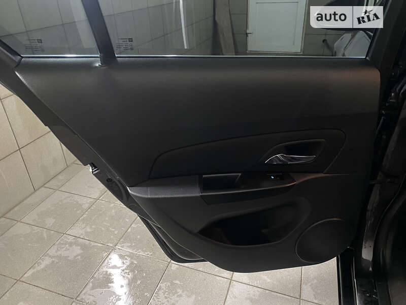 Седан Chevrolet Cruze 2015 в Умани