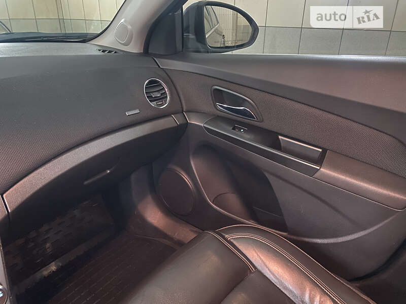 Седан Chevrolet Cruze 2015 в Умани
