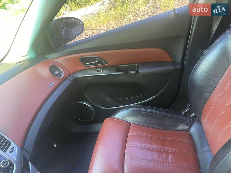 Седан Chevrolet Cruze 2011 в Житомирі