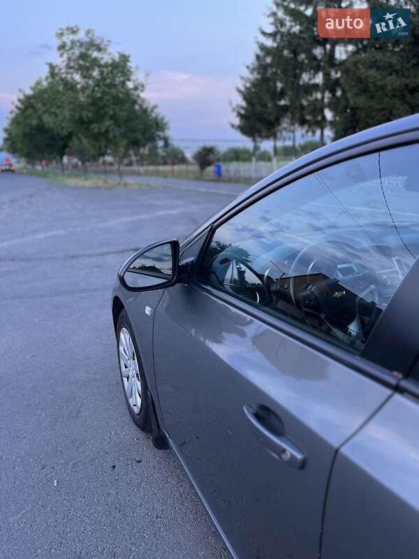 Седан Chevrolet Cruze 2011 в Мукачевому