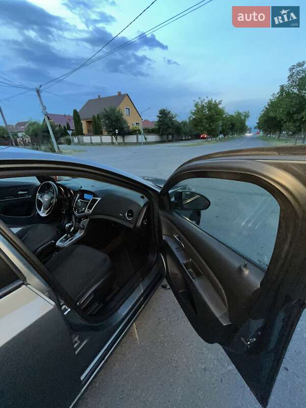 Седан Chevrolet Cruze 2011 в Мукачевому