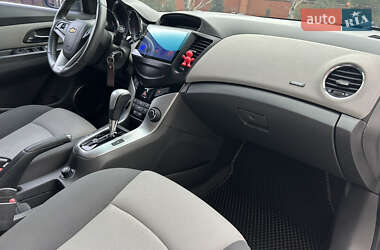 Седан Chevrolet Cruze 2010 в Полтаве