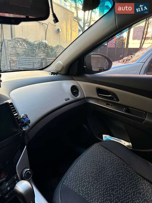 Седан Chevrolet Cruze 2014 в Івано-Франківську