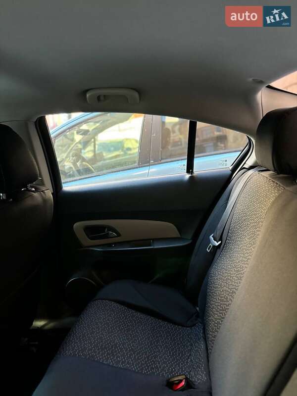 Седан Chevrolet Cruze 2014 в Івано-Франківську