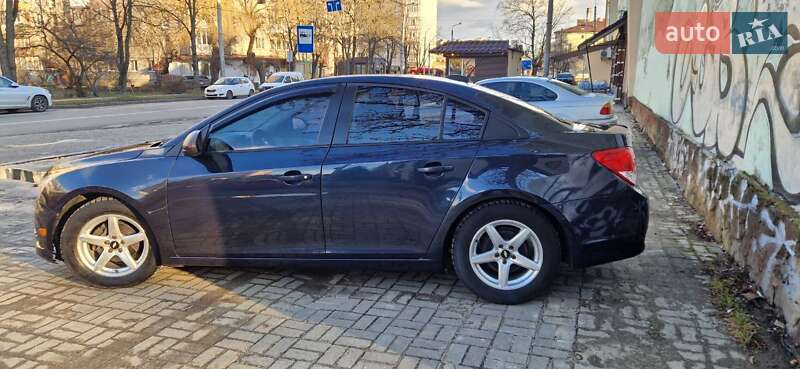 Седан Chevrolet Cruze 2014 в Івано-Франківську