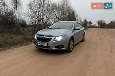 Седан Chevrolet Cruze 2010 в Коростене