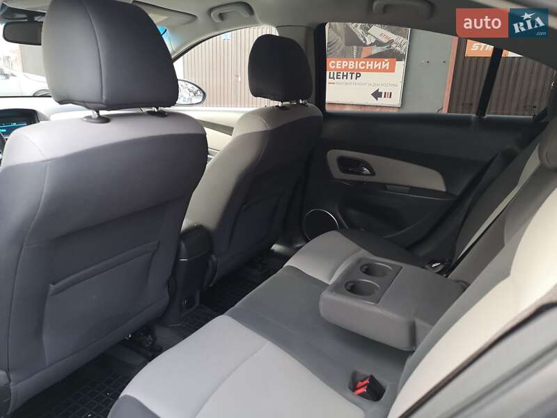 Седан Chevrolet Cruze 2010 в Калуше