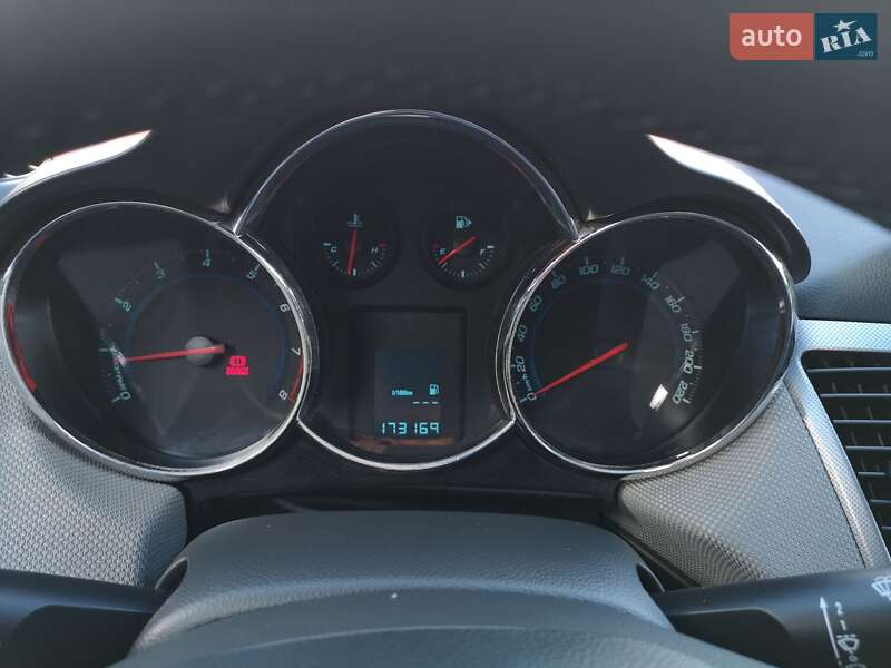 Седан Chevrolet Cruze 2010 в Калуше