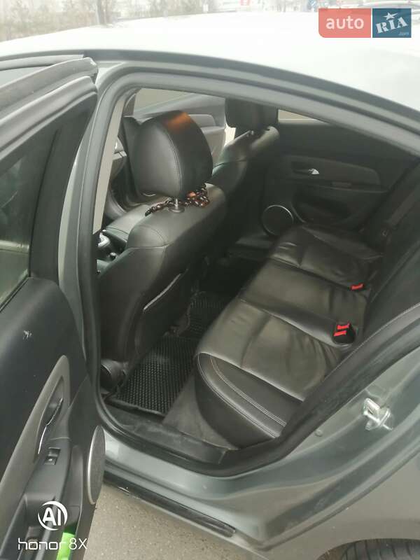Седан Chevrolet Cruze 2010 в Киеве