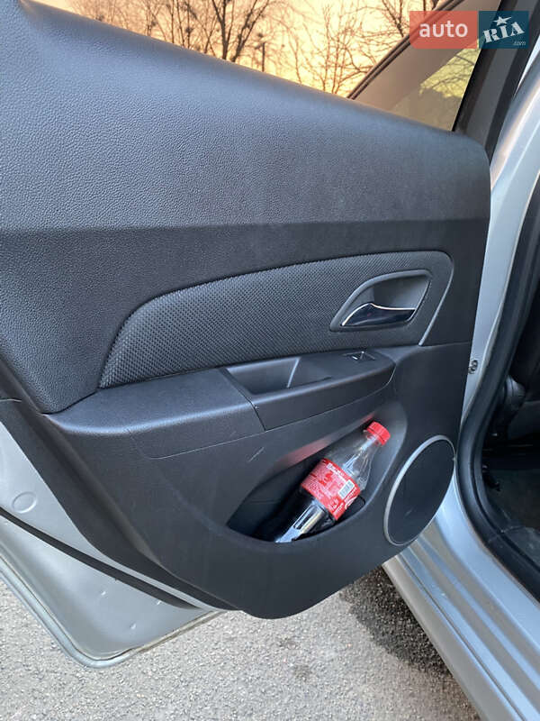 Седан Chevrolet Cruze 2015 в Киеве