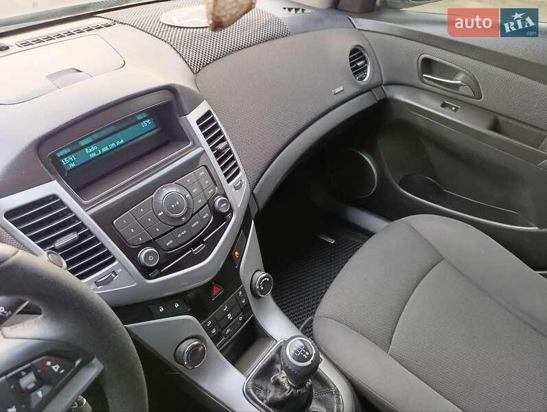 Седан Chevrolet Cruze 2011 в Теофиполе