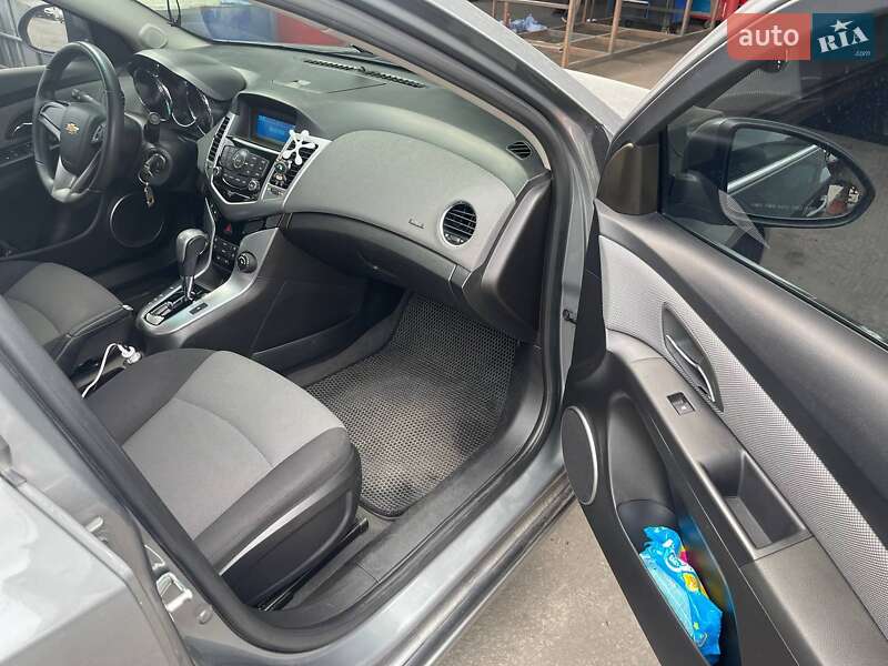 Седан Chevrolet Cruze 2009 в Києві