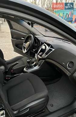 Хэтчбек Chevrolet Cruze 2011 в 