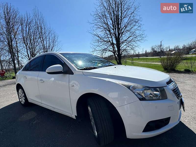 Седан Chevrolet Cruze 2011 в Решетиловке
