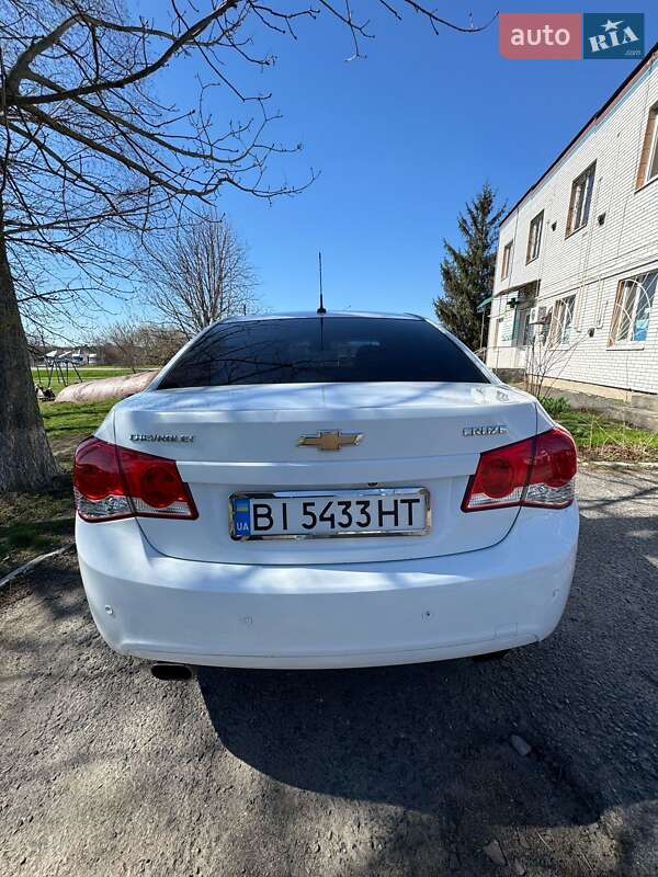Седан Chevrolet Cruze 2011 в Решетиловке