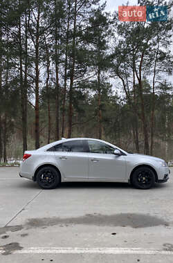 Седан Chevrolet Cruze 2010 в 