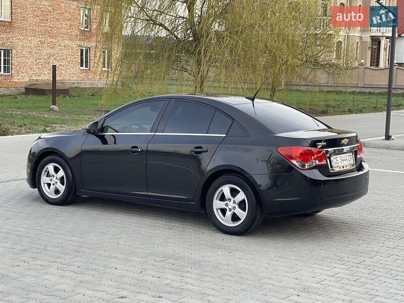 Седан Chevrolet Cruze 2014 в Черновцах