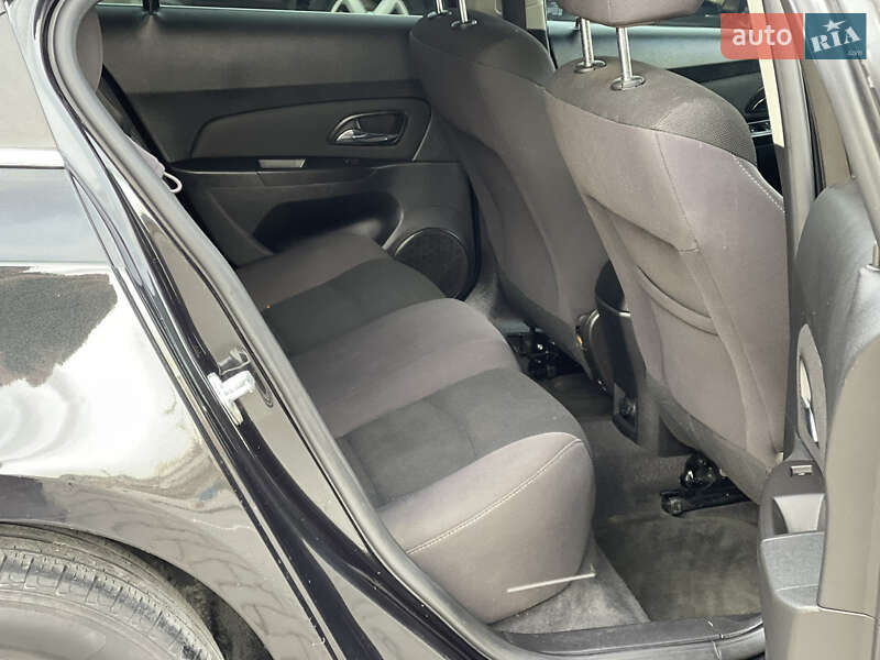 Седан Chevrolet Cruze 2014 в Черновцах