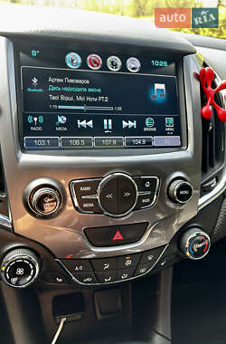 Хэтчбек Chevrolet Cruze 2017 в 