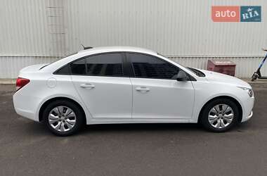 Седан Chevrolet Cruze 2015 в 