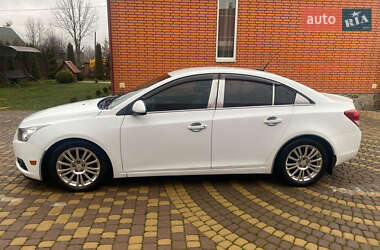 Седан Chevrolet Cruze 2011 в Сарнах