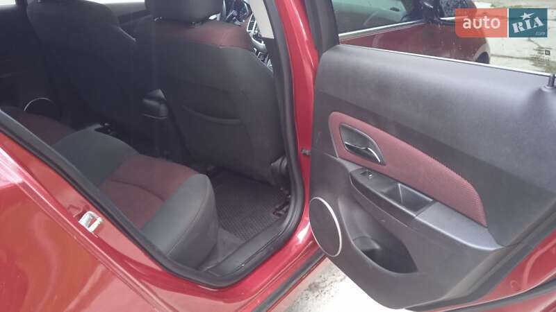 Седан Chevrolet Cruze 2011 в Сумах