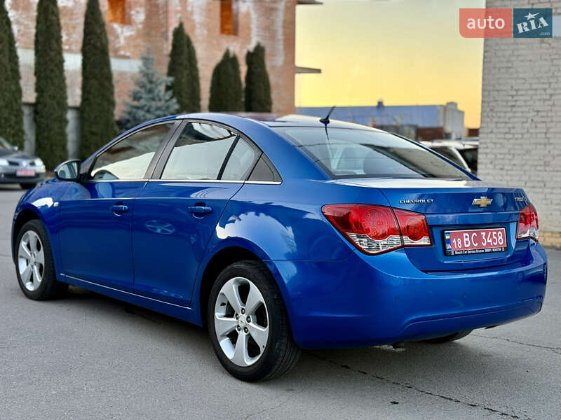 Седан Chevrolet Cruze 2010 в Ровно