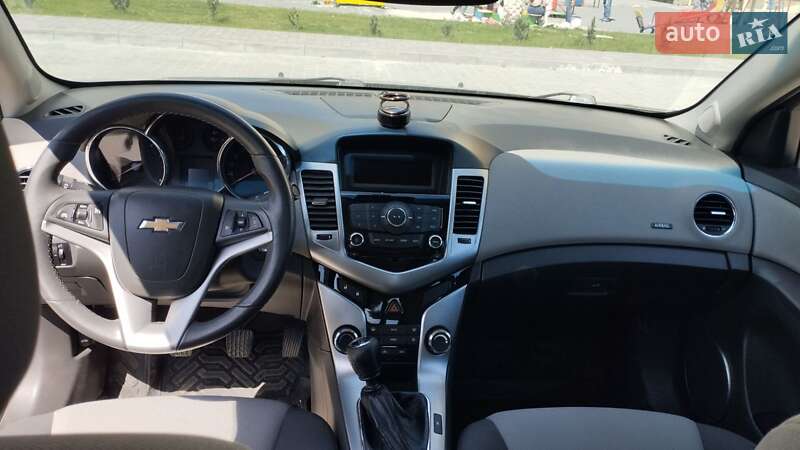 Седан Chevrolet Cruze 2010 в Тернополі