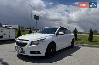 Седан Chevrolet Cruze 2015 в Львові