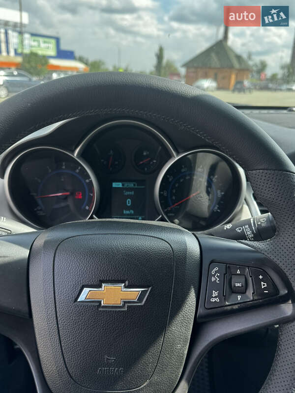 Седан Chevrolet Cruze 2015 в Кривому Розі