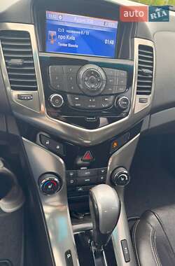 Хетчбек Chevrolet Cruze 2012 в 