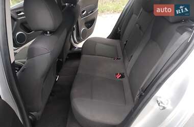 Хэтчбек Chevrolet Cruze 2012 в 