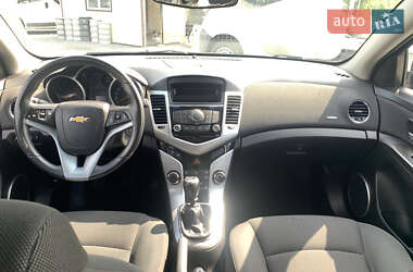 Хетчбек Chevrolet Cruze 2012 в 
