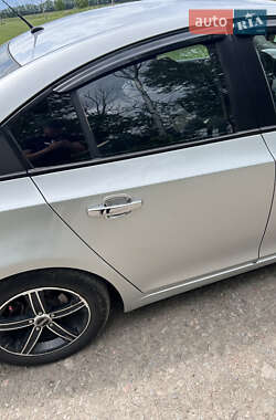 Седан Chevrolet Cruze 2010 в 