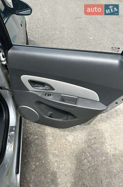 Седан Chevrolet Cruze 2010 в 