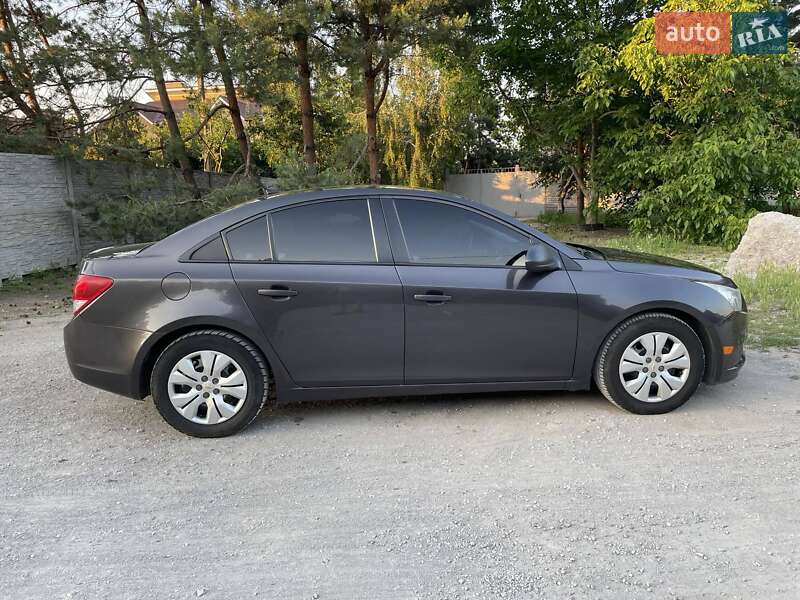 Седан Chevrolet Cruze 2014 в Днепре