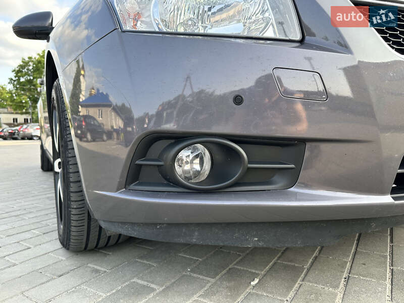 Седан Chevrolet Cruze 2010 в Луцьку
