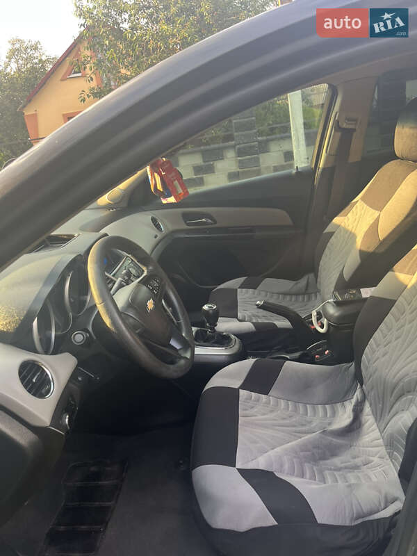 Седан Chevrolet Cruze 2012 в Гоще фото 3 Седан Chevrolet Cruze 2012 в Гоще