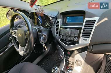 Хэтчбек Chevrolet Cruze 2011 в Вышгороде