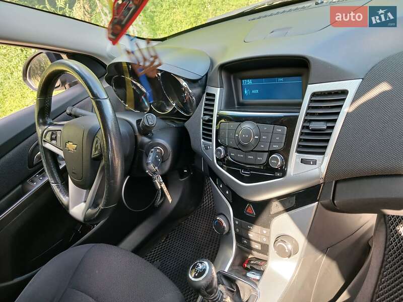 Хетчбек Chevrolet Cruze 2011 в Вишгороді