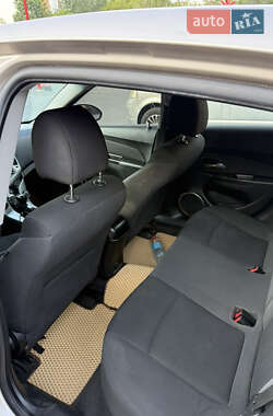Хэтчбек Chevrolet Cruze 2012 в 