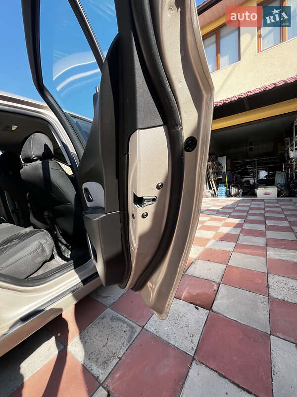 Седан Chevrolet Cruze 2011 в Тернополе