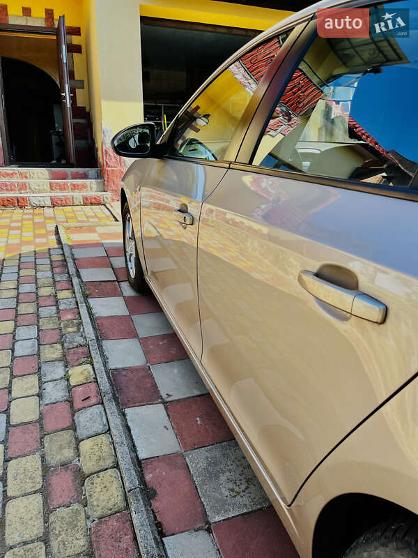 Седан Chevrolet Cruze 2011 в Тернополе