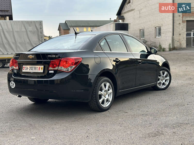 Седан Chevrolet Cruze 2010 в Луцке