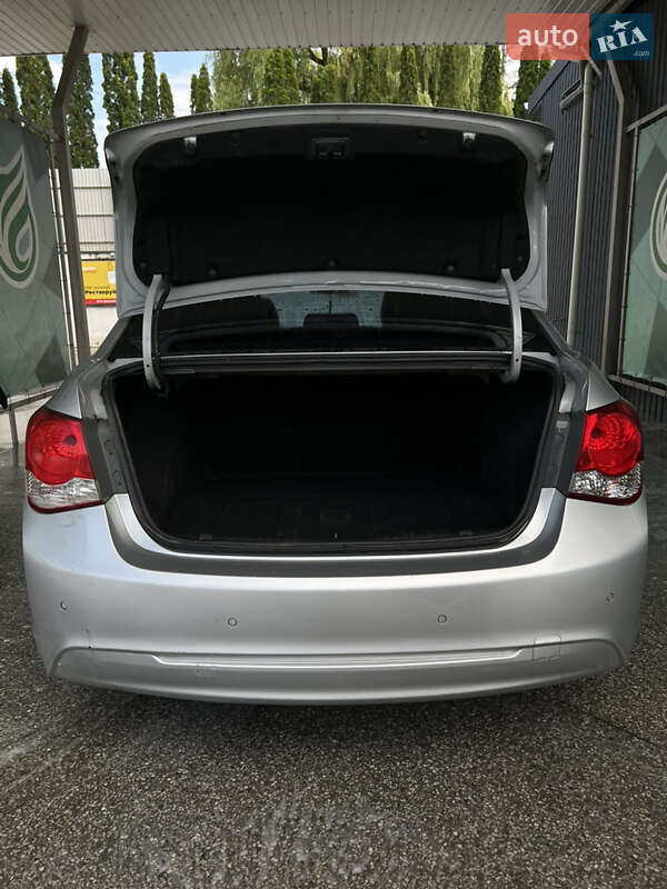 Седан Chevrolet Cruze 2012 в Черновцах
