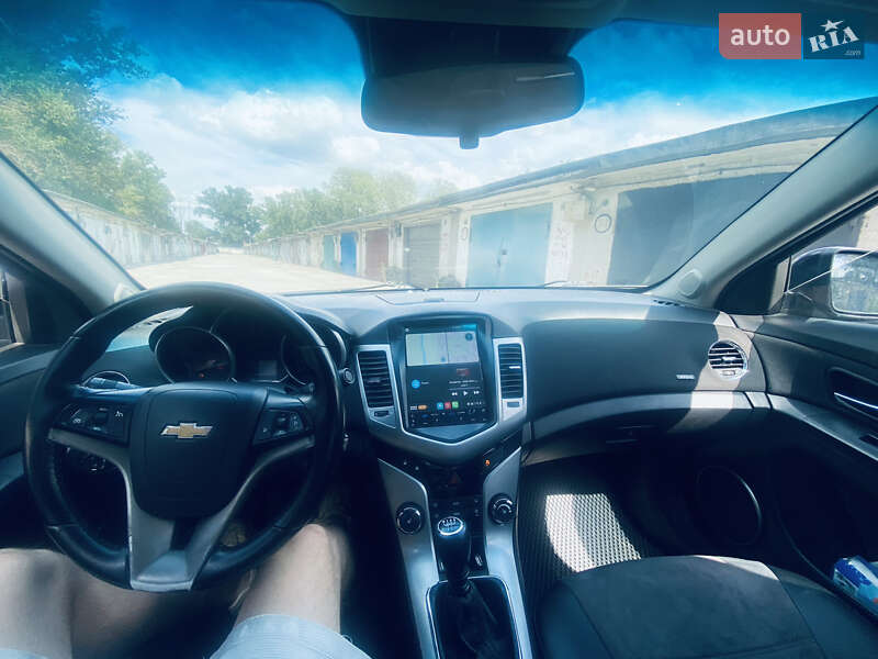Седан Chevrolet Cruze 2011 в Кам'янському