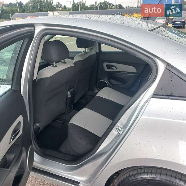 Седан Chevrolet Cruze 2011 в Києві