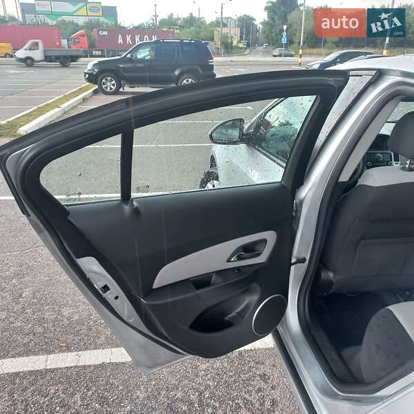 Седан Chevrolet Cruze 2011 в Києві