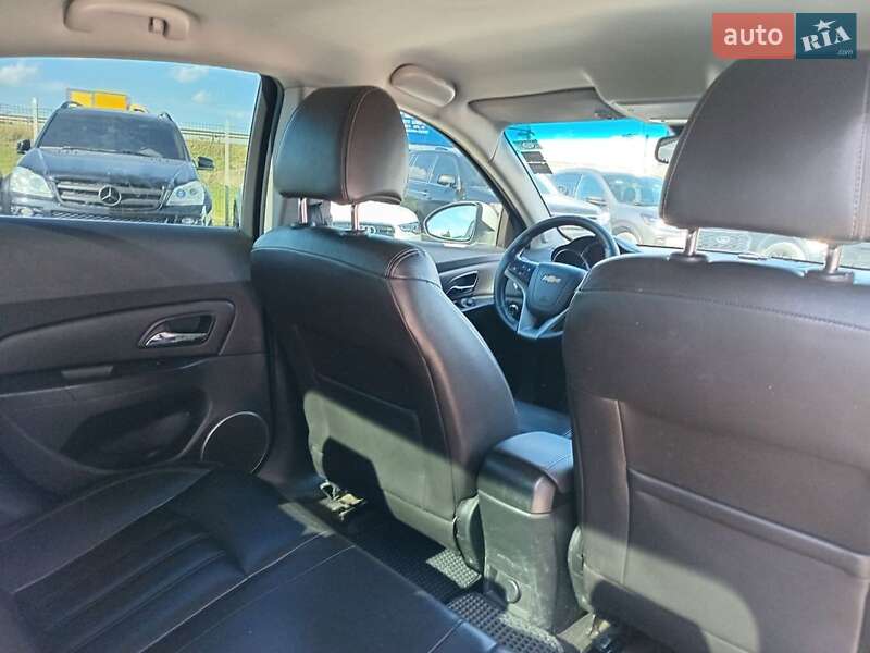 Седан Chevrolet Cruze 2012 в Львове